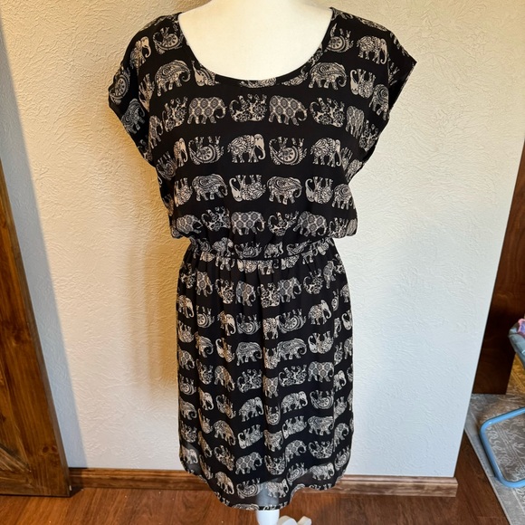 Maurice’s | Black w/ taupe elephant dress | Sz M - Picture 1 of 13